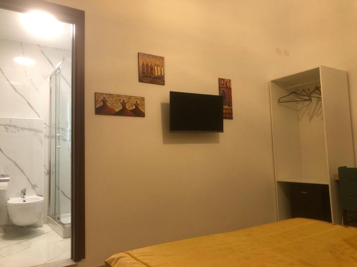 רומא Hostel Cosmos מראה חיצוני תמונה