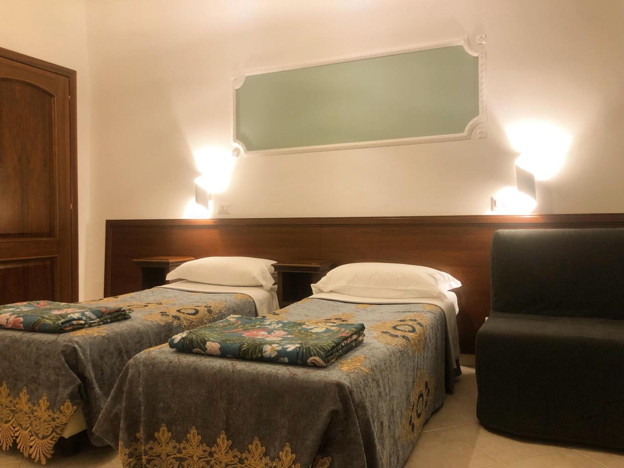 רומא Hostel Cosmos מראה חיצוני תמונה