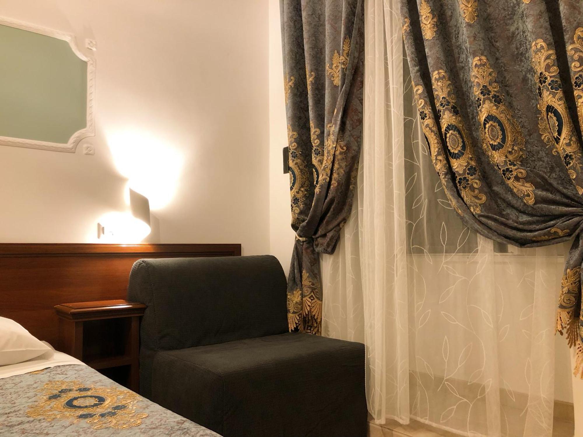 רומא Hostel Cosmos מראה חיצוני תמונה